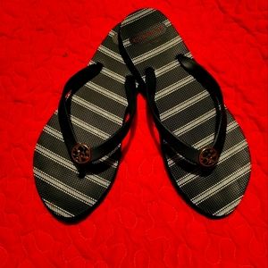 Coach flip flops 7.5